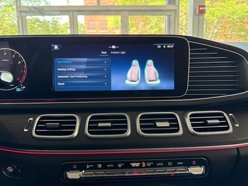 Certified 2025 Mercedes-Benz GLS 450 GLS 450 image 39