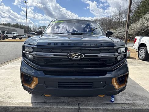 Used 2025 Ford Expedition Tremor image 2