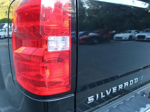 Used 2019 Chevrolet Silverado 1500 LT image 24