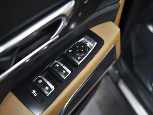 Used 2022 Kia Telluride SX w/ Towing Package image 8