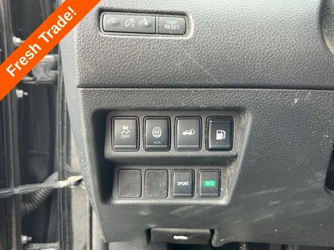 Used 2019 Nissan Rogue SV FWD image 18