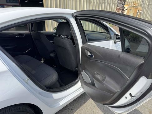 Used 2019 Chevrolet Cruze LS image 20