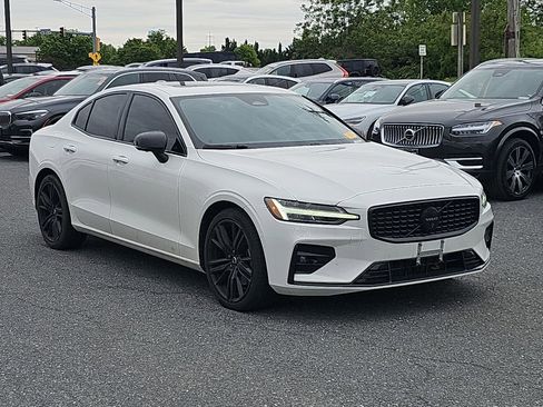 Used 2024 Volvo S60 B5 Plus FWD image 1