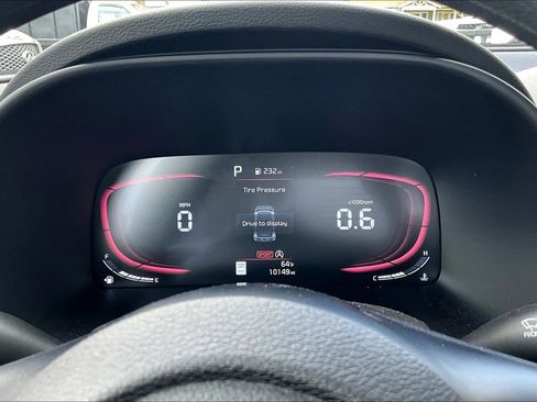 Used 2025 Kia Soul LX w/ LX Technology Package FWD image 11