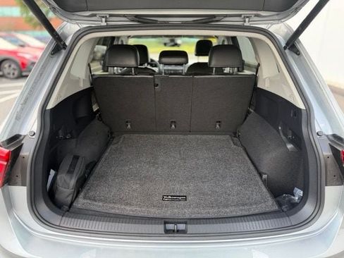 Used 2022 Volkswagen Tiguan SE AWD/4WD image 22