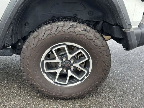 Used 2026 Jeep Wrangler Unlimited Rubicon AWD/4WD image 17