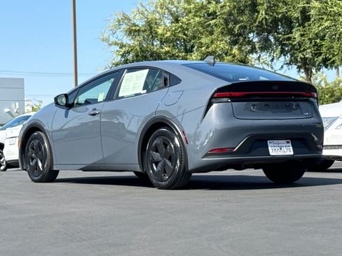 Used 2024 Toyota Prius LE FWD image 7