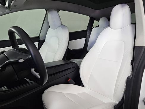 Used 2022 Tesla Model Y Long Range AWD/4WD image 19