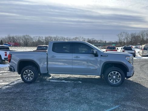 Used 2025 GMC Sierra 1500 AT4 w/ AT4 Preferred Package image 9