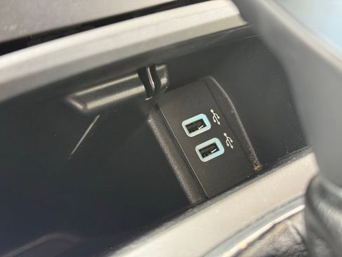 Used 2016 Ford Edge Titanium w/ Technology Package image 25