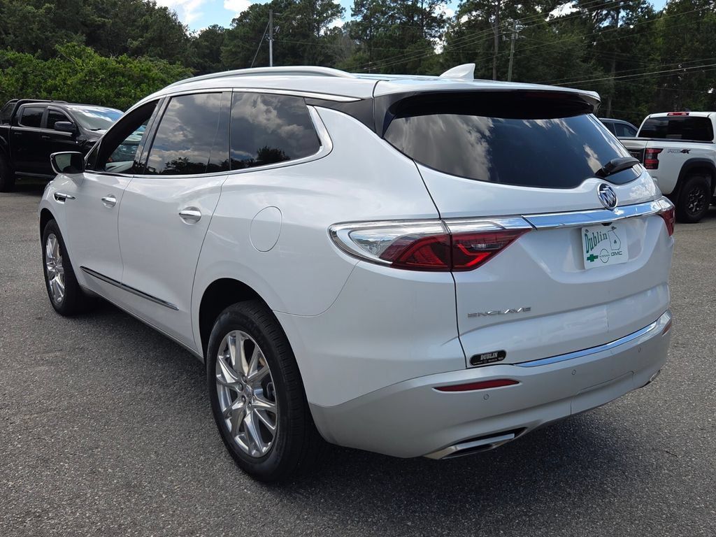 Certified 2023 Buick Enclave Essence w/ Experience Buick Package FWD image 9