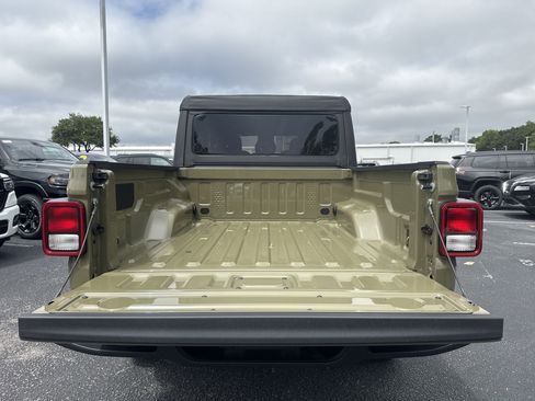 New 2025 Jeep Gladiator Sport image 13