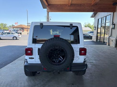Used 2019 Jeep Wrangler Unlimited Sahara w/ Advanced Safety Group AWD/4WD image 19
