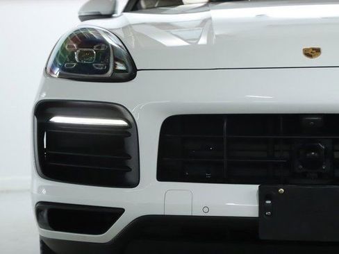 Used 2021 Porsche Cayenne Coupe image 6