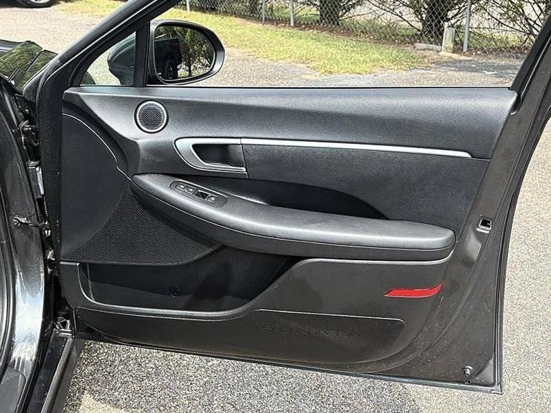 Used 2025 Hyundai Sonata SE FWD image 32