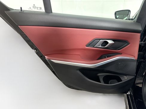 Used 2025 BMW 330i Sedan image 28