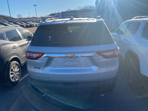 Used 2020 Chevrolet Traverse LT image 5