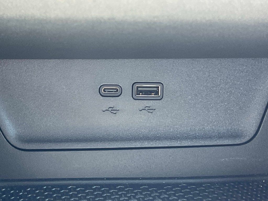 Used 2026 Chevrolet Equinox LT FWD image 29
