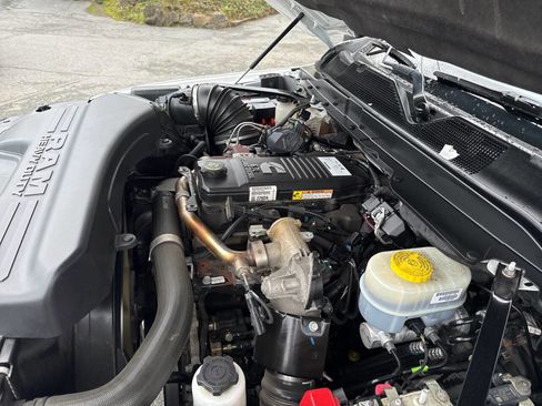 Used 2021 RAM 2500 Tradesman w/ Chrome Appearance Group image 12