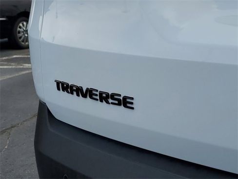 Certified 2023 Chevrolet Traverse RS image 30