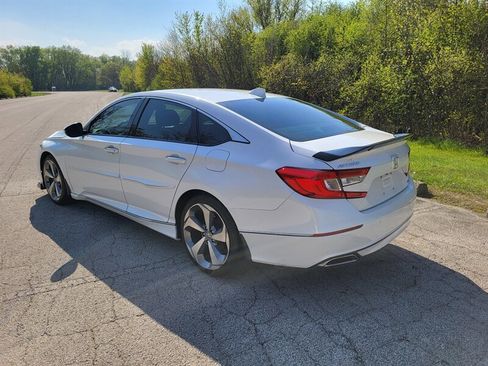 Used 2018 Honda Accord Touring image 4