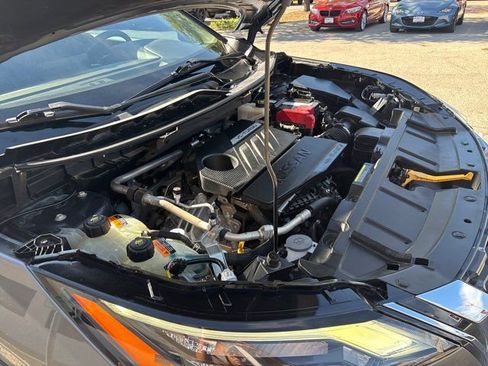 Used 2022 Nissan Rogue SV image 60