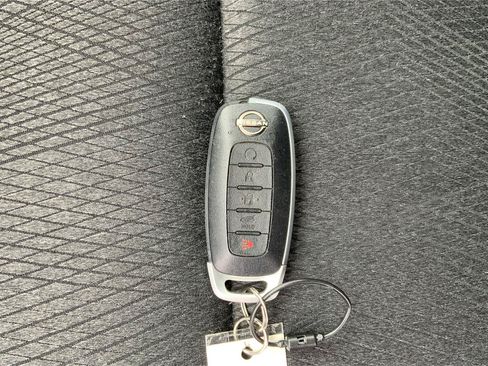 Used 2025 Nissan Rogue SV AWD/4WD image 36