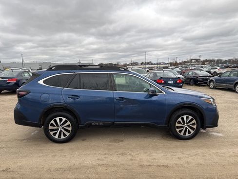 Used 2021 Subaru Outback Premium image 9