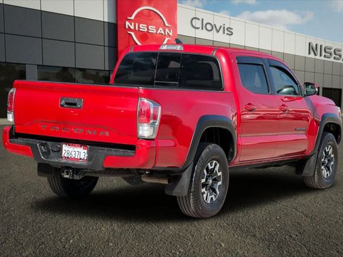 Used 2022 Toyota Tacoma TRD Off-Road w/ Technology Package AWD/4WD image 3