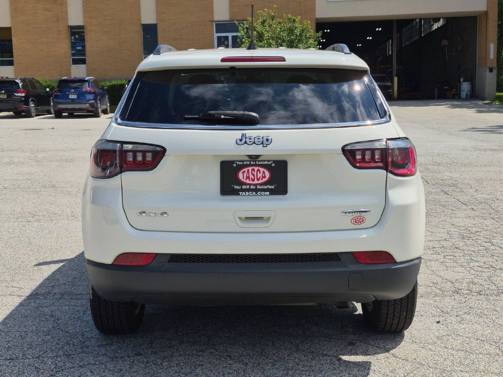Used 2018 Jeep Compass Latitude w/ Popular Equipment Group AWD/4WD image 4