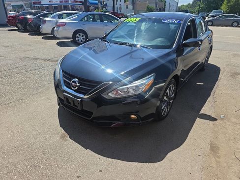 Used 2016 Nissan Altima 2.5 SV FWD image 3