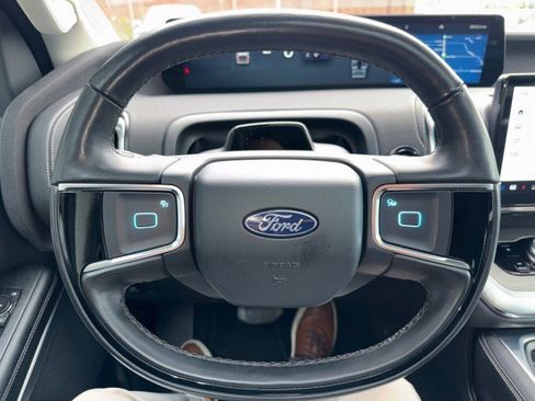 Used 2025 Ford Expedition Max Platinum AWD/4WD image 22