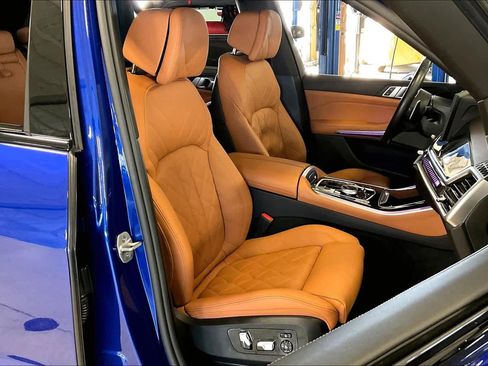 Used 2025 BMW X5 M60i image 8