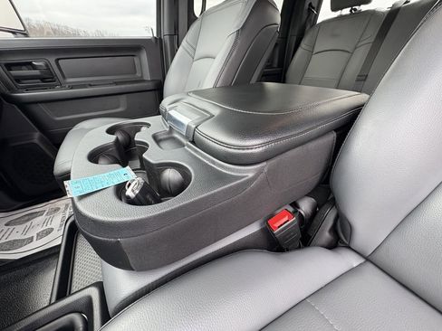 Used 2024 RAM 2500 Tradesman w/ Chrome Appearance Group image 37