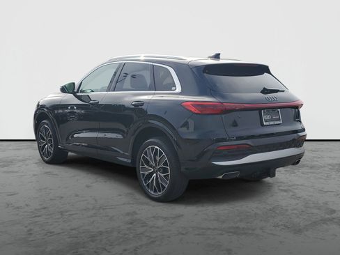 Used 2025 Audi Q5 Premium Plus image 3