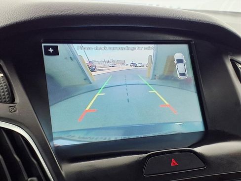 Used 2018 Ford Focus SEL image 24