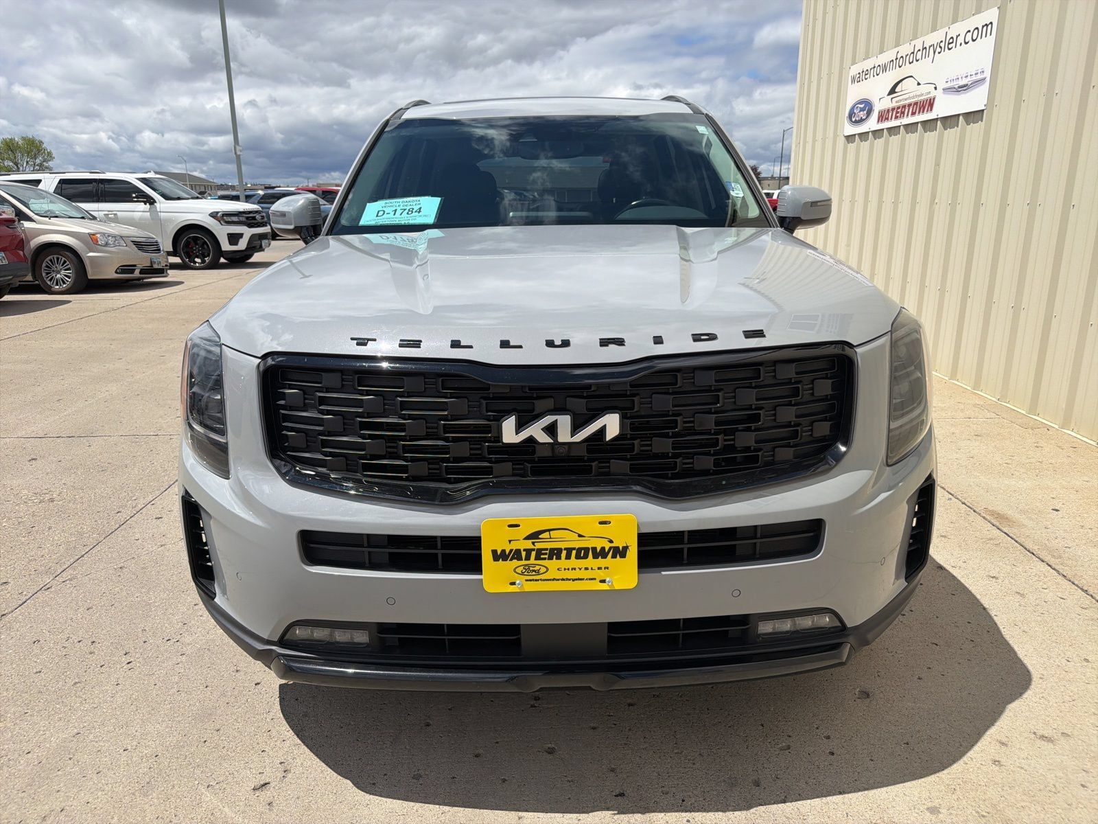 Used 2022 Kia Telluride SX w/ Nightfall Edition Package AWD/4WD image 3