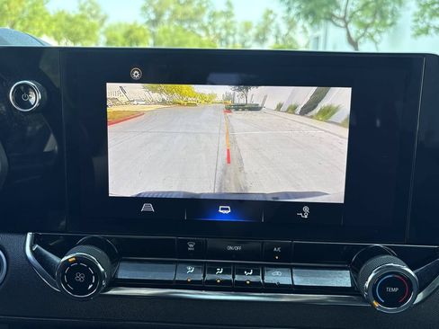 Used 2023 Chevrolet Colorado Trail Boss AWD/4WD image 25