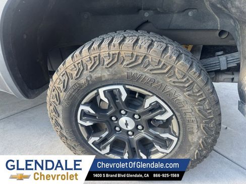 Used 2024 Chevrolet Silverado 1500 ZR2 image 15