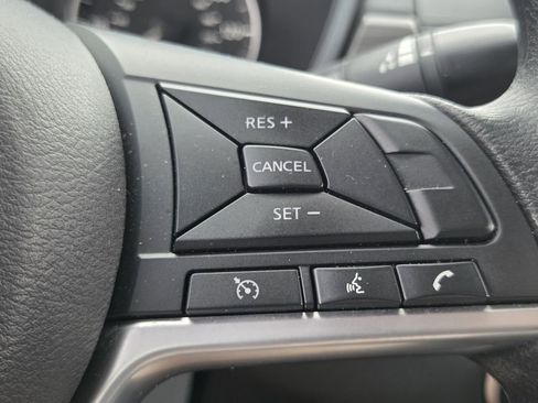 Used 2025 Nissan Altima 2.5 SV FWD image 27