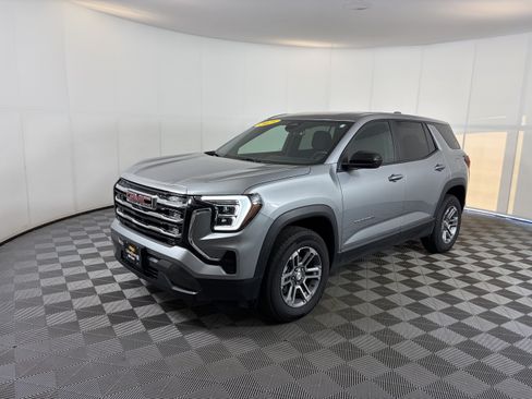 Used 2025 GMC Terrain Elevation AWD/4WD image 2