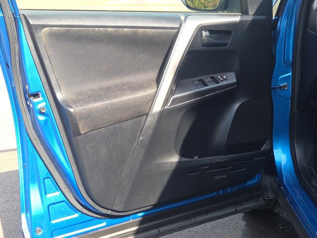 Used 2017 Toyota RAV4 LE w/ Carpet Mat Package FWD image 19