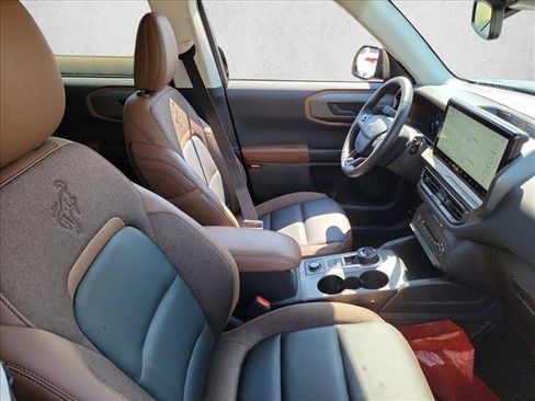 Used 2025 Ford Bronco Sport Outer Banks w/ Outer Banks Tech Package+ AWD/4WD image 15