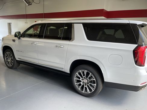 New 2026 GMC Yukon XL Denali w/ Denali Reserve Package image 6