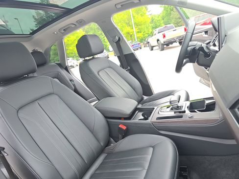 Used 2023 Audi Q5 2.0T Premium Plus w/ Premium Plus Package AWD/4WD image 10