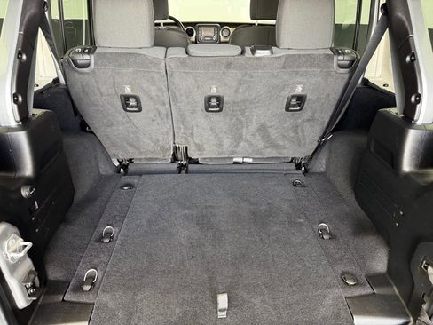 Used 2018 Jeep Wrangler Unlimited Sport S image 66