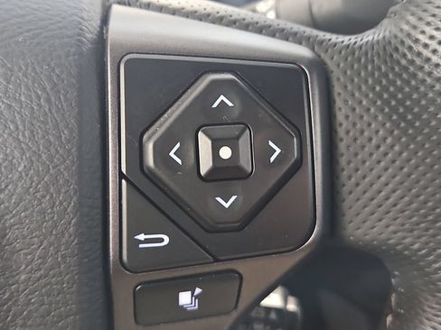 Used 2023 Toyota Tacoma TRD Sport AWD/4WD image 32