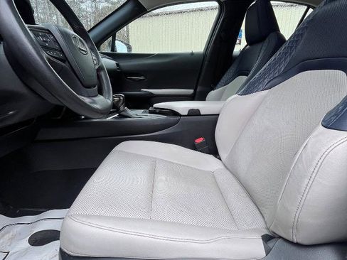 Used 2021 Lexus UX 200 w/ Premium Package image 33