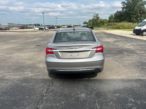 Used 2014 Chrysler 200 LX FWD image 4