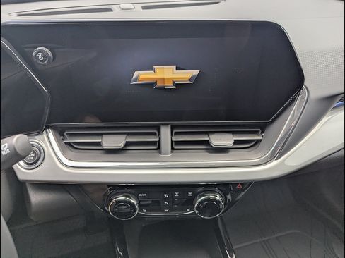 New 2026 Chevrolet Trax LT w/ LT Convenience Package FWD image 22